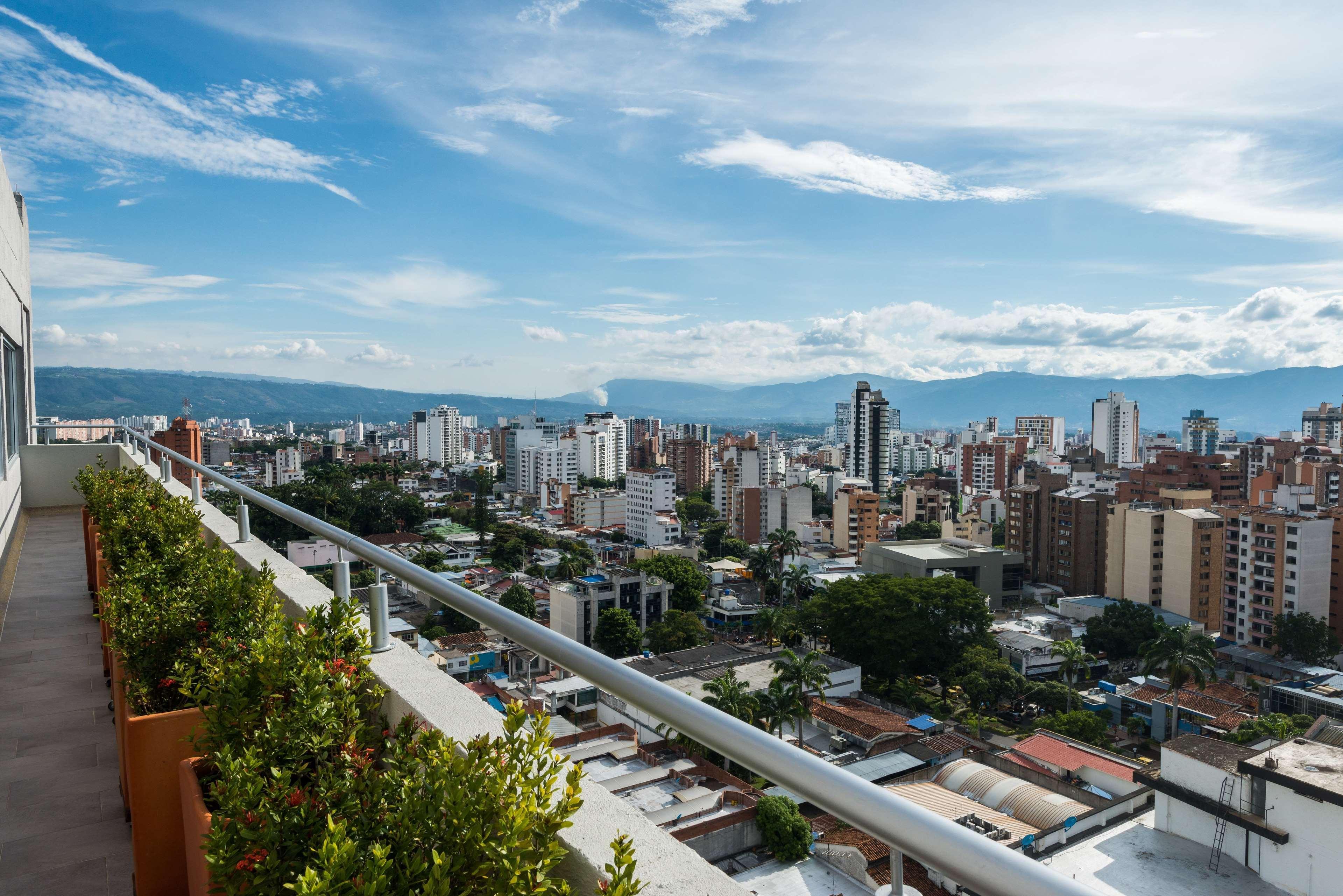 Hampton By Hilton Bucaramanga Hotel Exterior photo