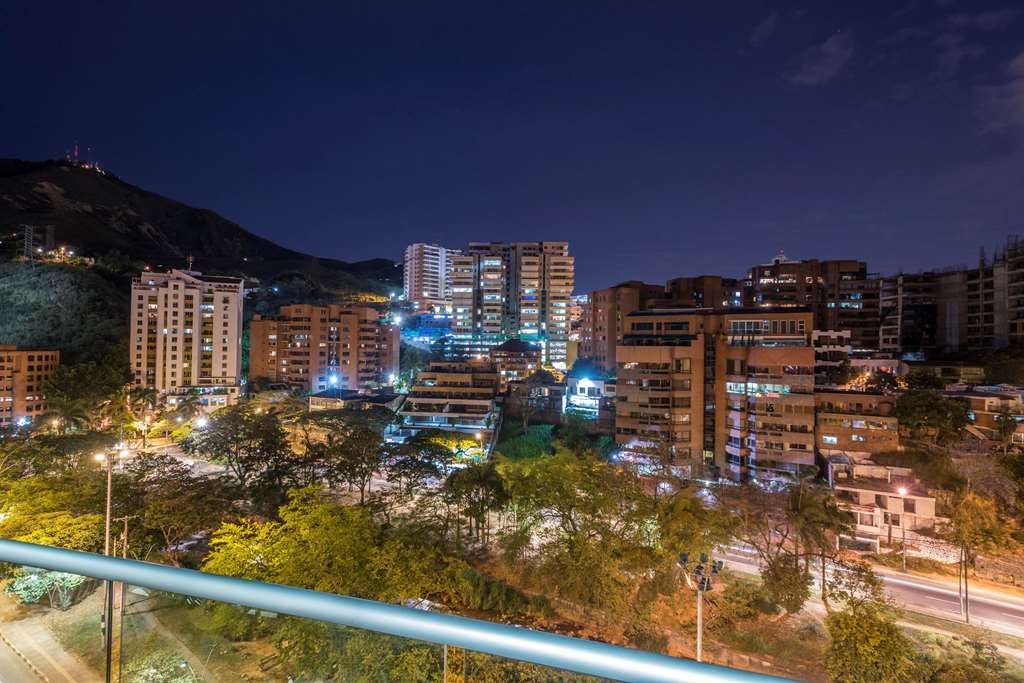 Hampton By Hilton Bucaramanga Hotel Exterior photo