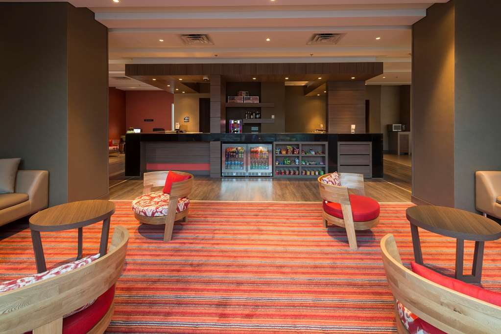 Hampton By Hilton Bucaramanga Hotel Interior photo